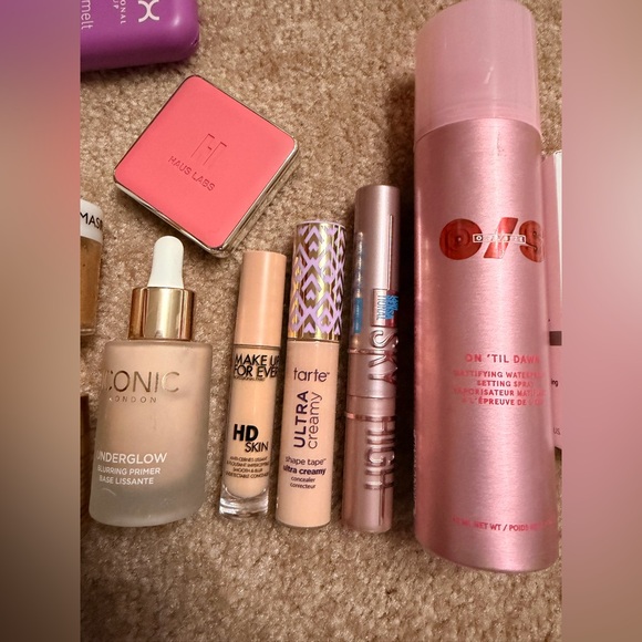 Makeup Bundle - Picture 6 of 11